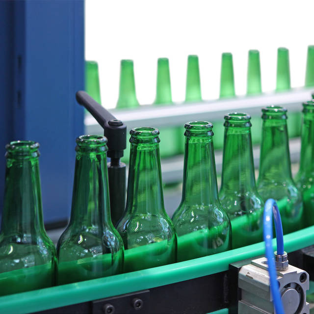 Foto: sspopov/ shutterstock.com Abfüll- und Getränketechnik